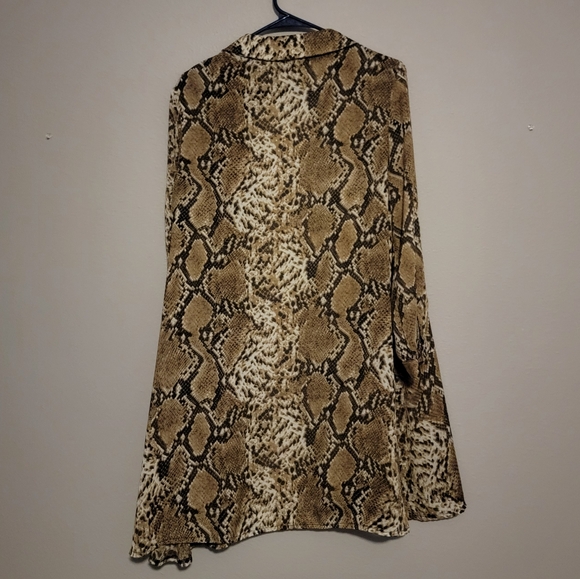 *BOGO Item* Vera & Lucy- Snake Print Button Down - Picture 2 of 2